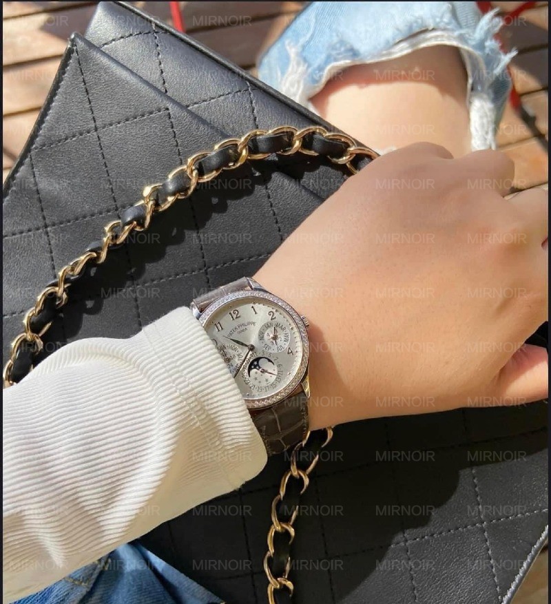 Dong-Ho-Patek-Philippe-Replica-11-Complications-4947G-Mau-Xam.jpg