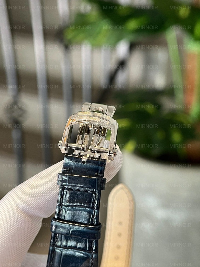 Dong-Ho-Patek-Philippe-Nautilus-5724-Dinh-Moissanite-Replica-4.jpg