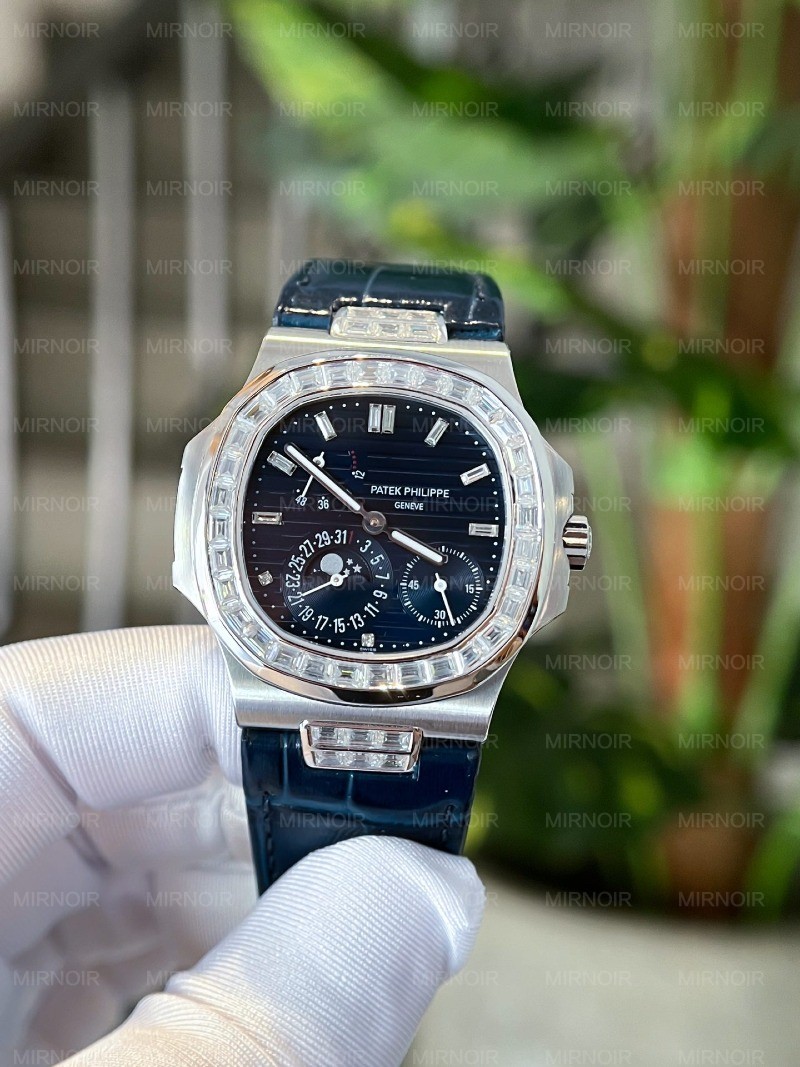 Dong-Ho-Patek-Philippe-Nautilus-5724-Dinh-Moissanite-Replica-7.jpg