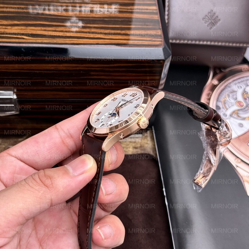Dong-Ho-Patek-Philippe-Replica-Complications-5396R-Nam-Day-Da-Nau-4.jpg