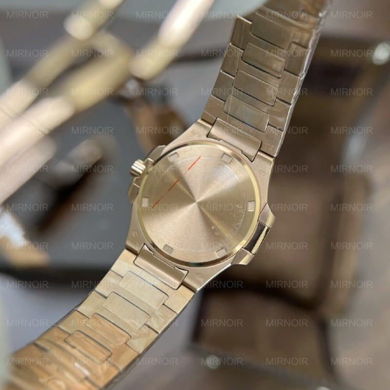Dong-Ho-Patek-Philippe-Nu-Dinh-Da-Nautilus-7010-Replica-11-32mm-7-1024x1024.jpg