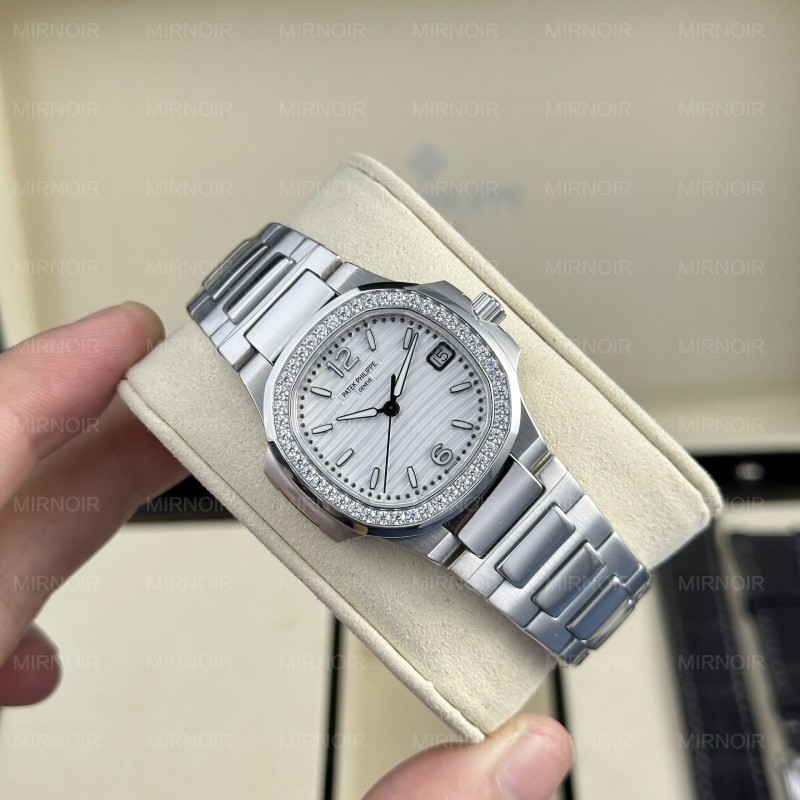 Dong-Ho-Patek-Philippe-Rep-11-Nu-Dinh-Da-Nautilus-7010-Mat-Trang-32mm-6.jpg