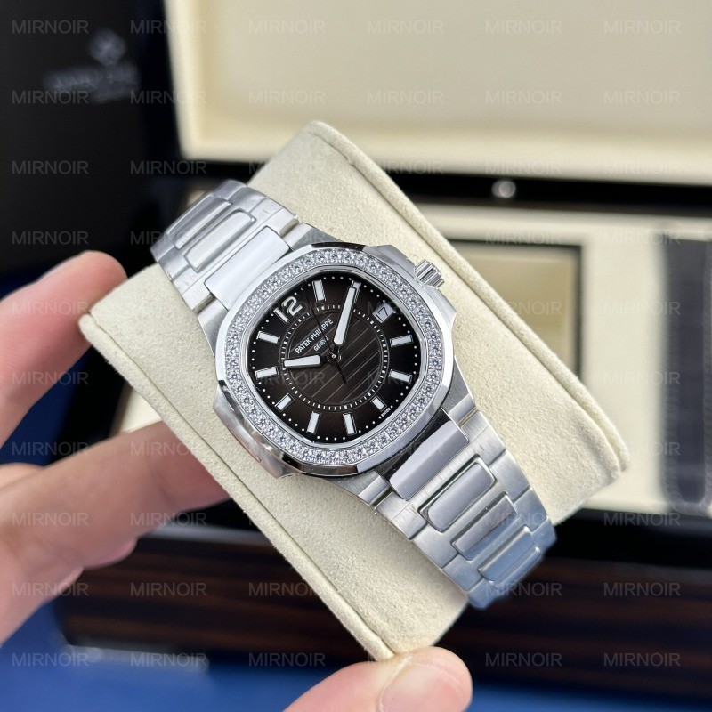 Dong-Ho-Patek-Philippe-Rep-11-Nautilus-7010-Nu-Dinh-Da-32mm-4.jpg