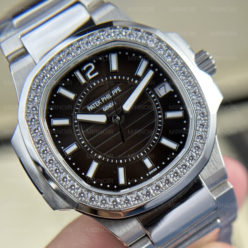 Dong-Ho-Patek-Philippe-Rep-11-Nautilus-7010-Nu-Dinh-Da-32mm-5.jpg