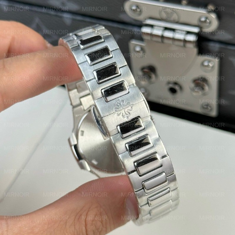 Dong-Ho-Patek-Philippe-Nu-Day-Kim-Loai-Nautilus-7010-Dinh-Da-32mm-4.jpg