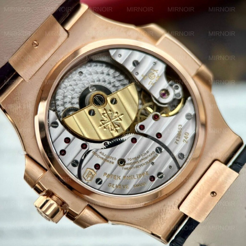 Dong-Ho-Patek-Philippe-Nautilus-5724R-Boc-Vang-Dinh-Moissanite-ZF-Factory-40mm-4.jpg