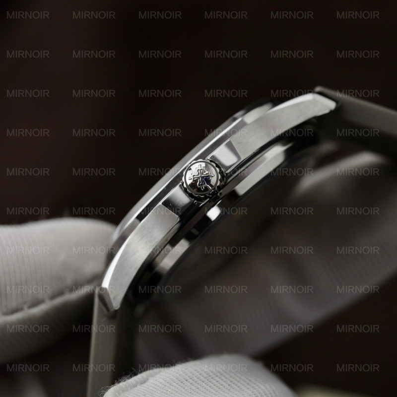 Dong-Ho-Patek-Philippe-Aquanaut-5067-Mau-Xam-May-Co-35-3.jpg