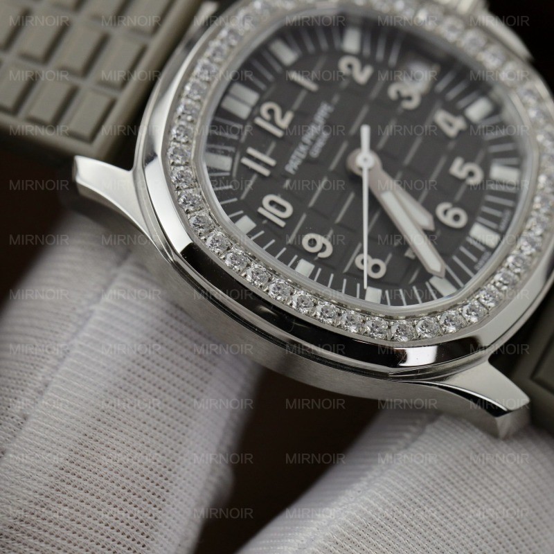 Dong-Ho-Patek-Philippe-Aquanaut-5067-Mau-Xam-May-Co-35-4.jpg
