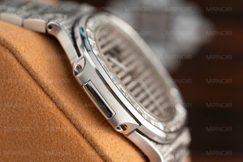 Dong-Ho-Patek-Philippe-Nautilus-5719-Replica-11-Dinh-Full-Da-1.jpg