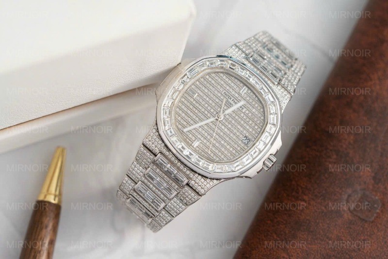 Dong-Ho-Patek-Philippe-Nautilus-5719-Replica-11-Dinh-Full-Da-2.jpg