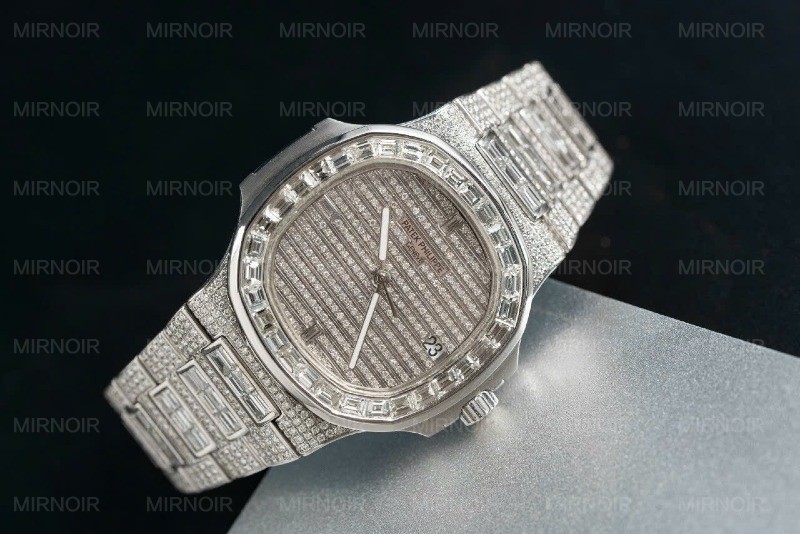 Dong-Ho-Patek-Philippe-Nautilus-5719-Replica-11-Dinh-Full-Da-3.jpg