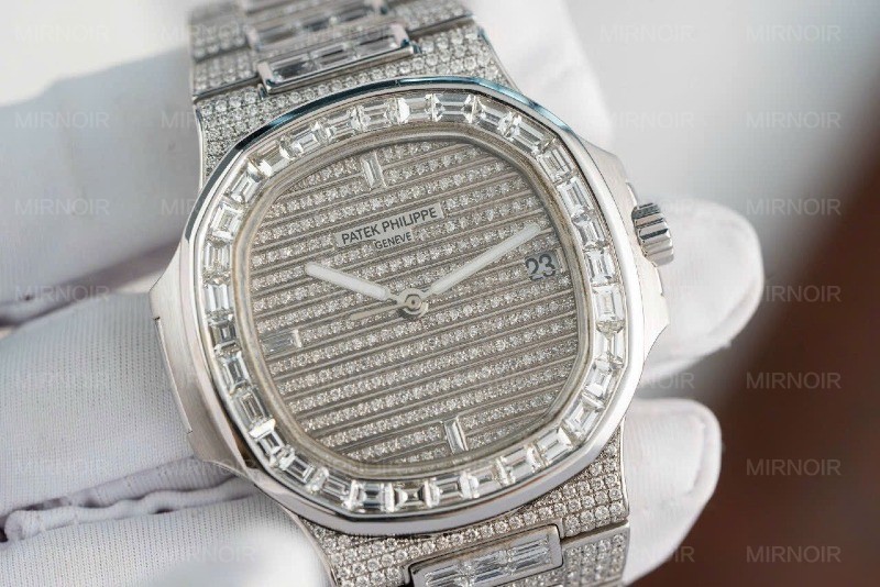 Dong-Ho-Patek-Philippe-Nautilus-5719-Replica-11-Dinh-Full-Da-4.jpg