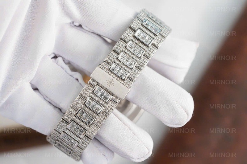 Dong-Ho-Patek-Philippe-Nautilus-5719-Replica-11-Dinh-Full-Da-9.jpg
