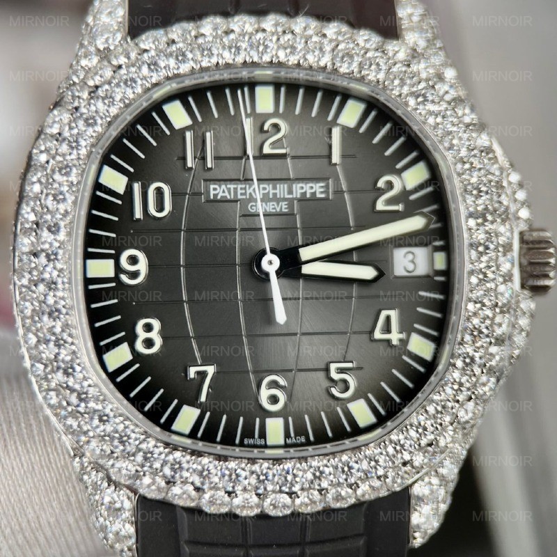 Dong-Ho-Patek-Philippe-Aquanaut-5167-Dinh-Moissanite-Nha-May-3K-4.jpg