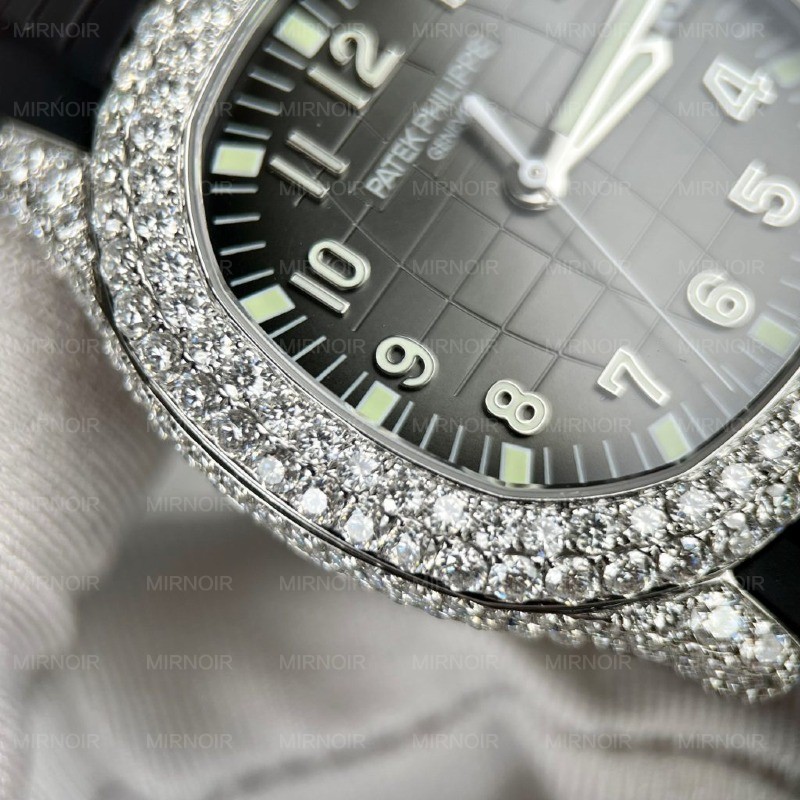 Dong-Ho-Patek-Philippe-Aquanaut-5167-Dinh-Moissanite-Nha-May-3K-6.jpg