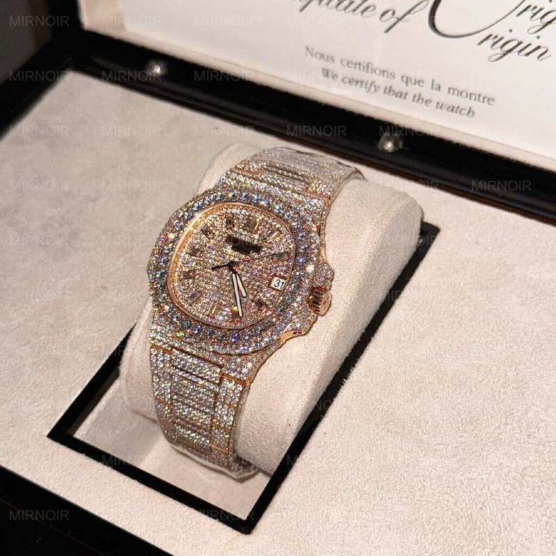 Dong-Ho-Patek-Philippe-Nautilus-5719-Che-Tac-Boc-Vang-Full-Moissanite-40mm-2.jpg