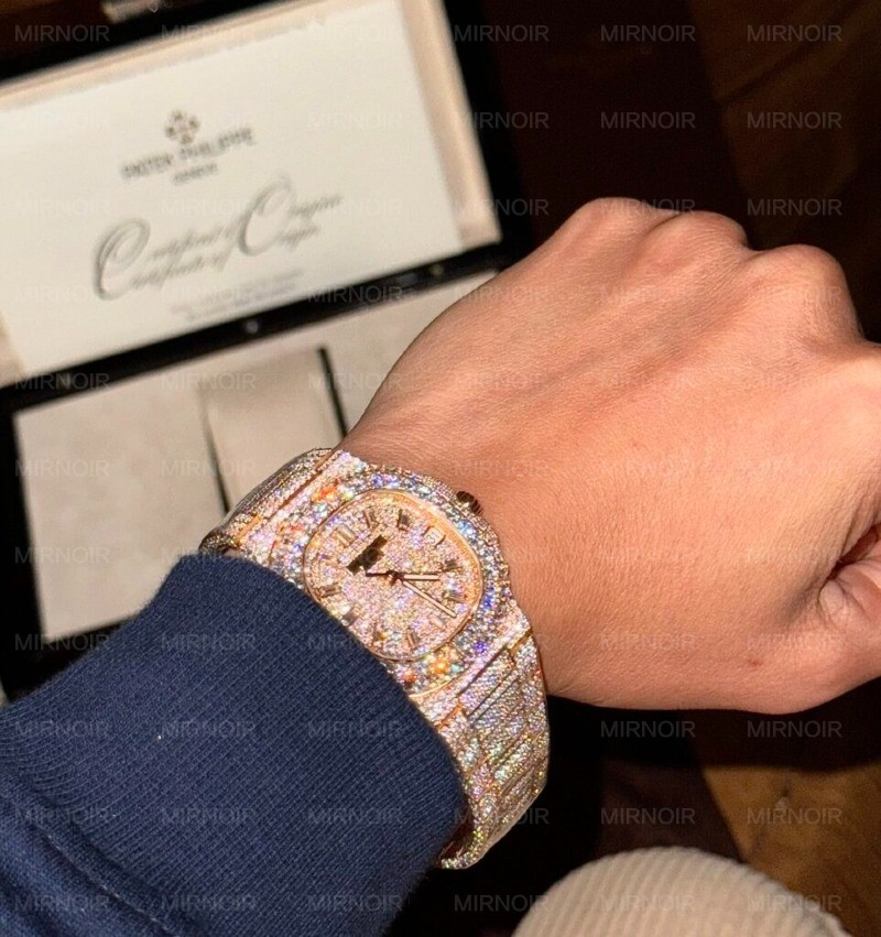Dong-Ho-Patek-Philippe-Nautilus-5719-Che-Tac-Boc-Vang-Full-Moissanite-40mm-3.jpg