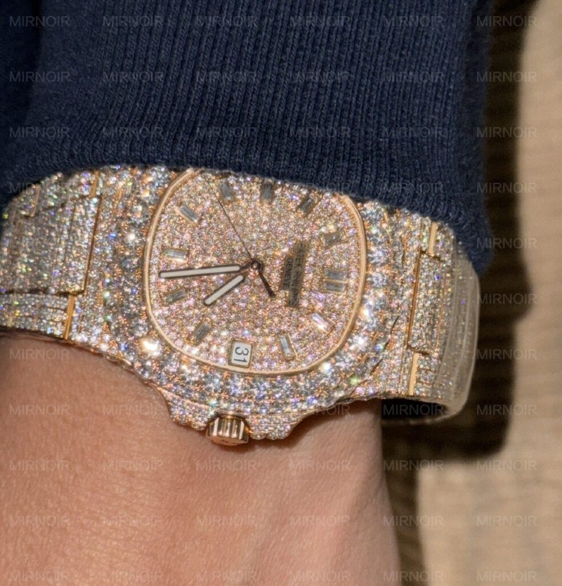 Dong-Ho-Patek-Philippe-Nautilus-5719-Che-Tac-Boc-Vang-Full-Moissanite-40mm-6.jpg