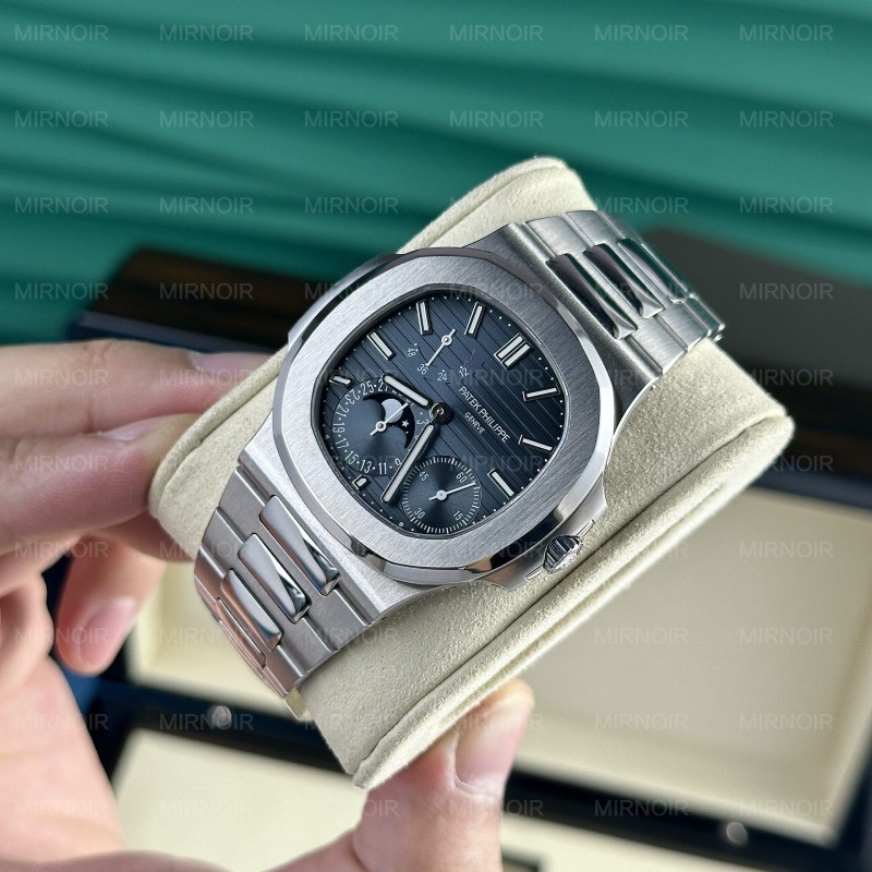 Dong-Ho-Patek-Philippe-Nautilus-5712-Tinh-Chinh-Mat-So-O-Lich-Vo-May-40mm-3.jpg