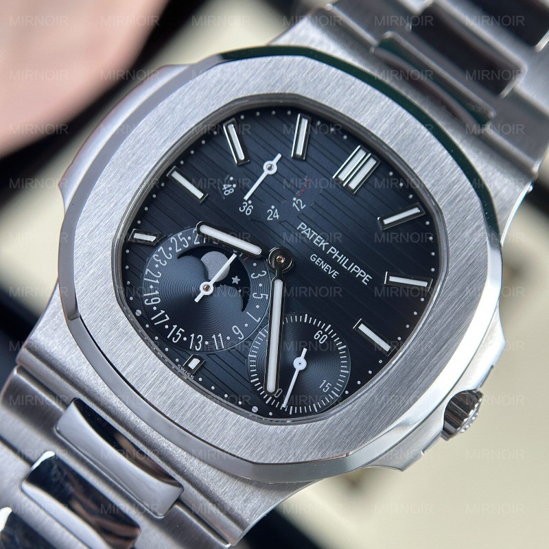 Dong-Ho-Patek-Philippe-Nautilus-5712-Tinh-Chinh-Mat-So-O-Lich-Vo-May-40mm-8.jpg
