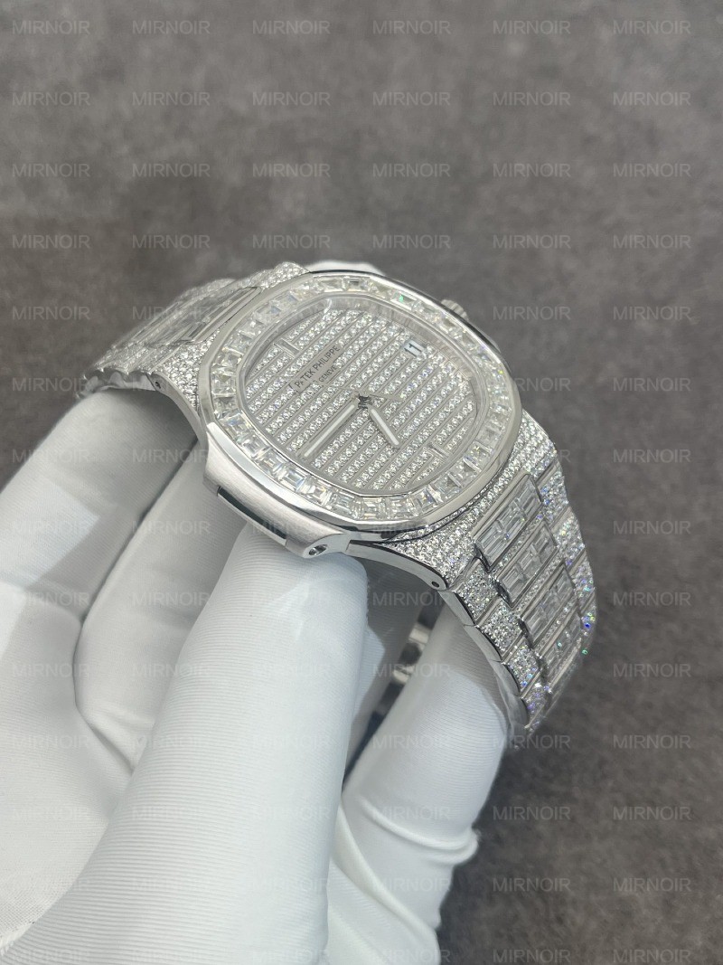 Dong-Ho-Patek-Philippe-Che-Tac-Vang-Trang-Kim-Cuong-CVD-Nautilus-5719-40mm-5.jpg
