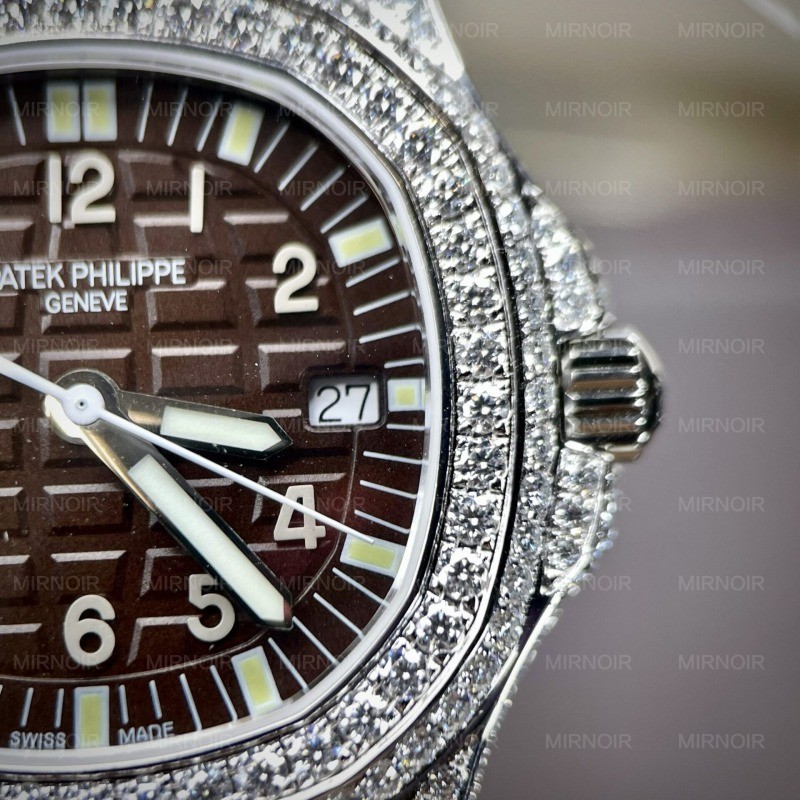 Dong-Ho-Patek-Philippe-Nu-Dinh-Kim-Cuong-Moissanite-Aquanaut-5067-1.jpg