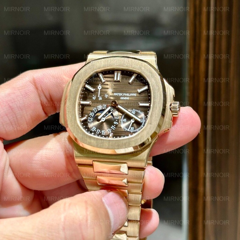 Dong-Ho-Patek-Philippe-Vang-Nguyen-Khoi-18K-Nautilus-5712-Mat-Nau-40mm-4.jpg