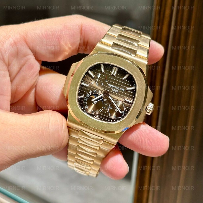 Dong-Ho-Patek-Philippe-Vang-Nguyen-Khoi-18K-Nautilus-5712-Mat-Nau-40mm-6.jpg