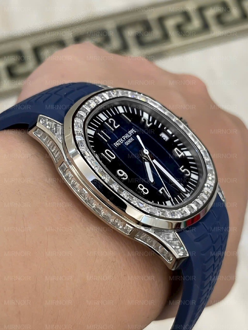 Dong-Ho-Patek-Philippe-Aquanaut-5168G-Nam-Day-Cao-Su-Nha-May-GR-42mm-2.jpg