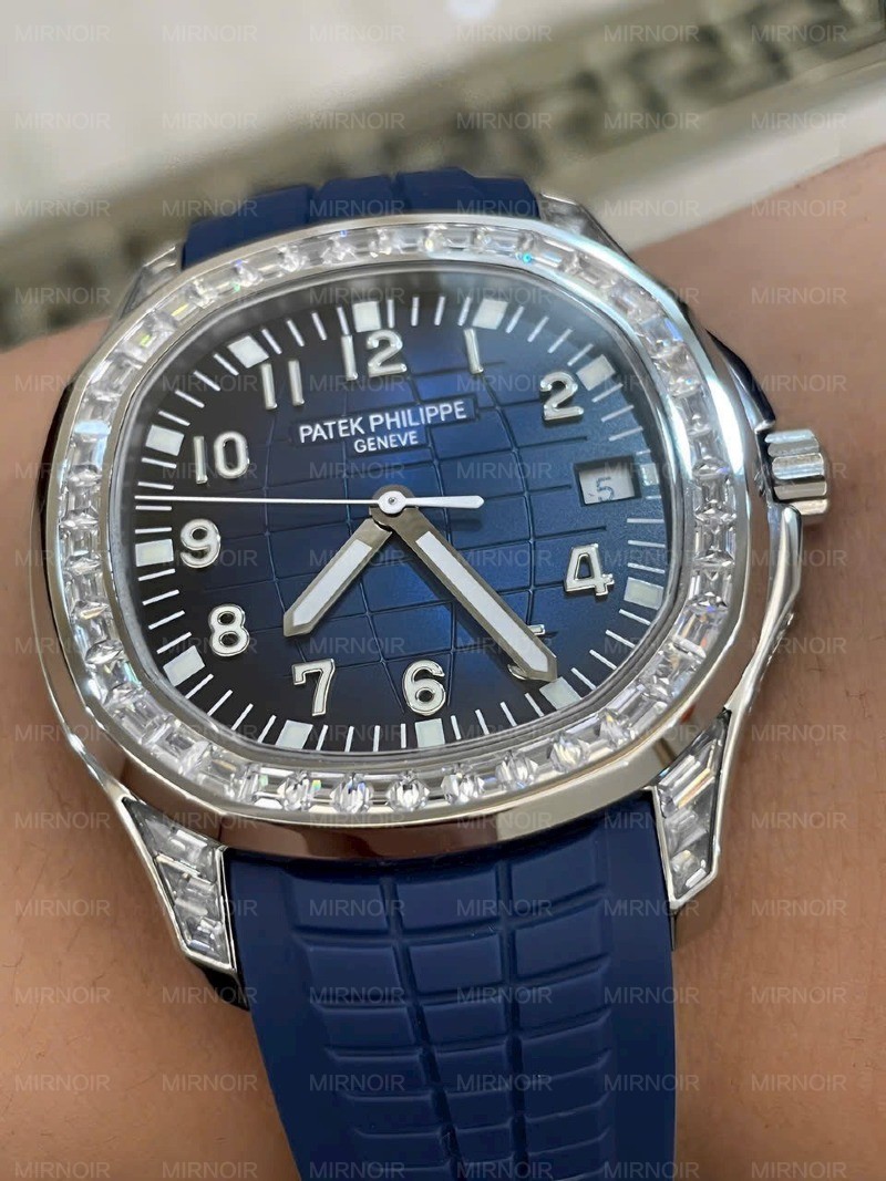 Dong-Ho-Patek-Philippe-Aquanaut-5168G-Nam-Day-Cao-Su-Nha-May-GR-42mm-6.jpg