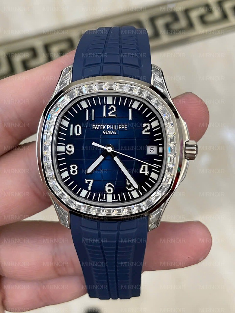 Dong-Ho-Patek-Philippe-Aquanaut-5168G-Nam-Day-Cao-Su-Nha-May-GR-42mm-8.jpg