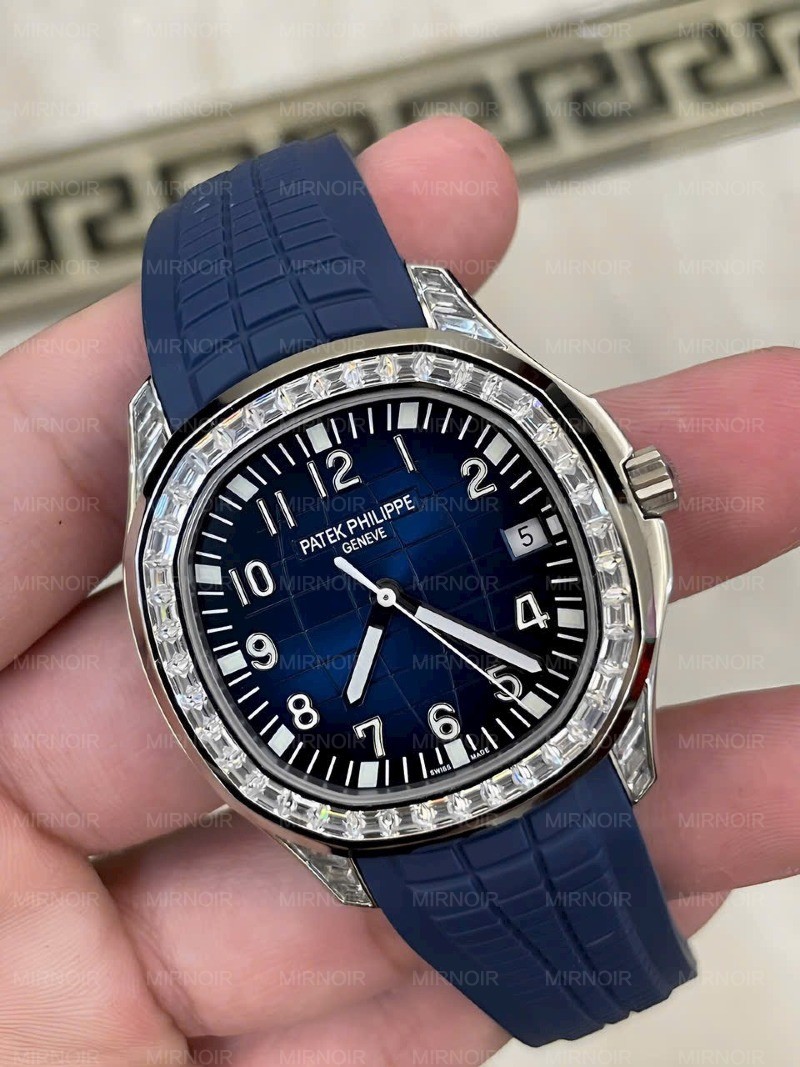 Dong-Ho-Patek-Philippe-Aquanaut-5168G-Nam-Day-Cao-Su-Nha-May-GR-42mm-9.jpg