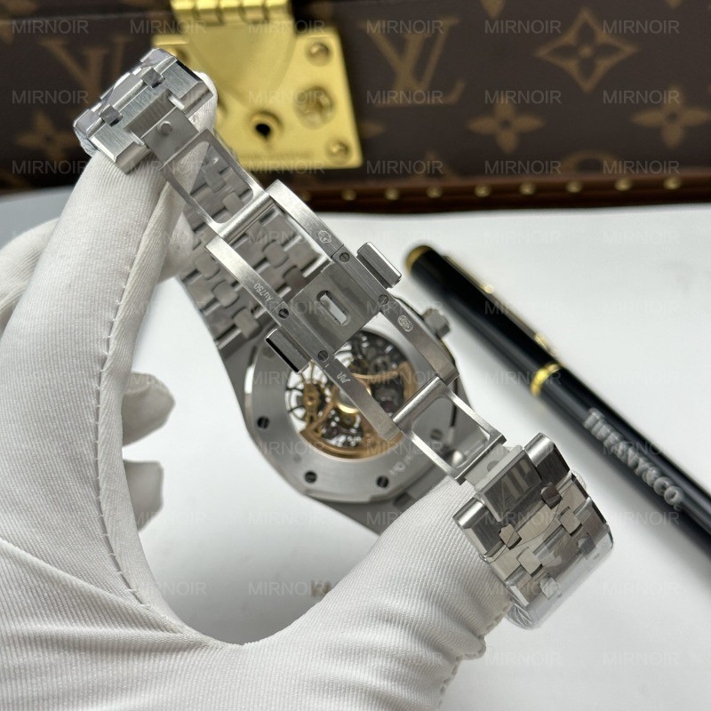 Dong-Ho-Audemars-Piguet-Che-Tac-Royal-Oak-Openworked-Frosted-15412-Mat-Lo-Co-Vien-Dinh-Da-Baguette-41mm-4.jpg