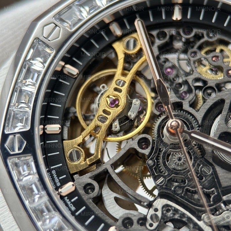Dong-Ho-Audemars-Piguet-Che-Tac-Royal-Oak-Openworked-Frosted-15412-Mat-Lo-Co-Vien-Dinh-Da-Baguette-41mm-9.jpg