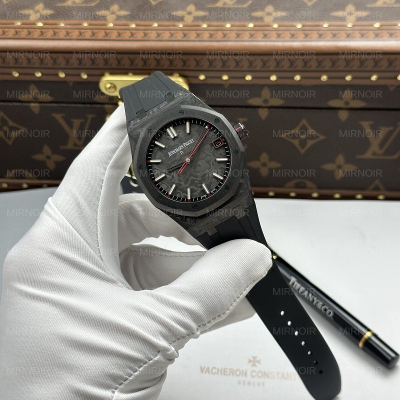 Dong-Ho-Audemars-Piguet-Che-Tac-Royal-Oak-DiW-15500-Vo-Carbon-Kim-Giay-Mau-Do-41mm-1.jpg
