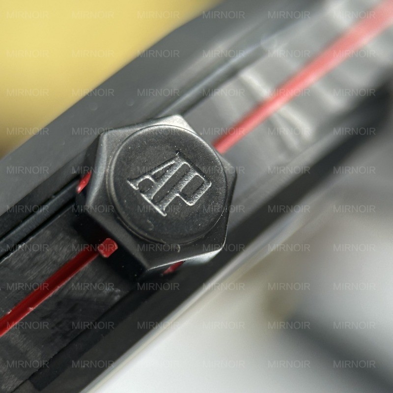 Dong-Ho-Audemars-Piguet-Che-Tac-Royal-Oak-DiW-15500-Vo-Carbon-Kim-Giay-Mau-Do-41mm-6.jpg