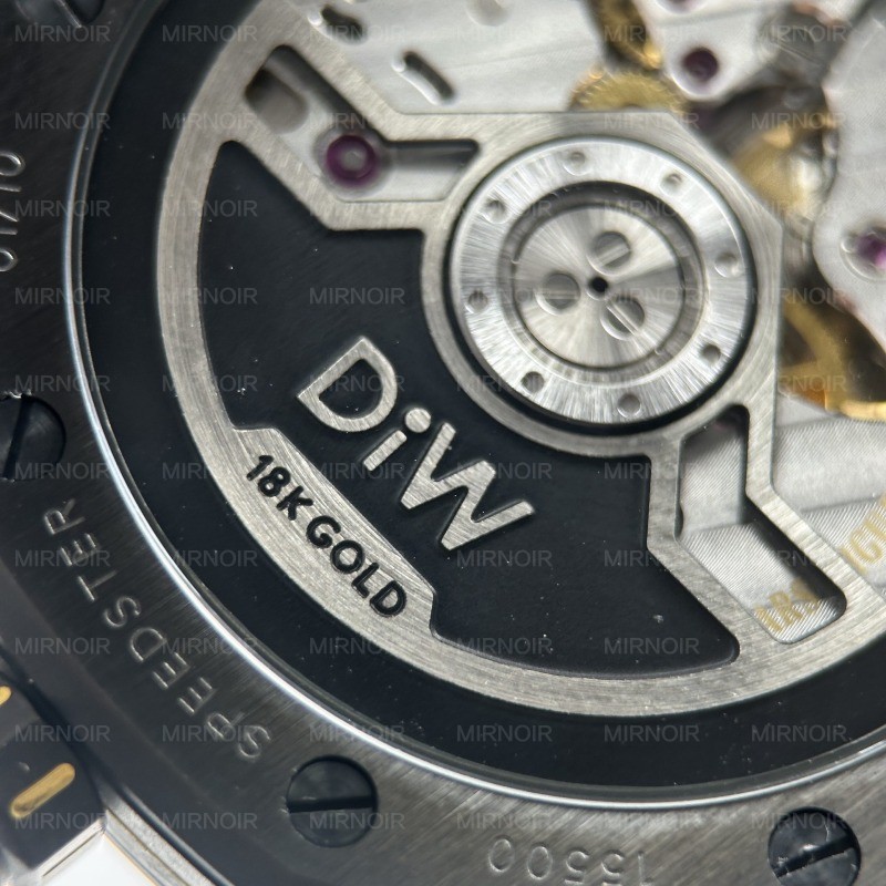 Dong-Ho-Audemars-Piguet-Royal-Oak-DiW-15500-Che-Tac-Vo-Carbon-Kim-Giay-Mau-Cam-41mm-5.jpg