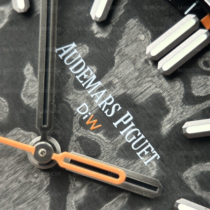 Dong-Ho-Audemars-Piguet-Royal-Oak-DiW-15500-Che-Tac-Vo-Carbon-Kim-Giay-Mau-Cam-41mm-10.jpg