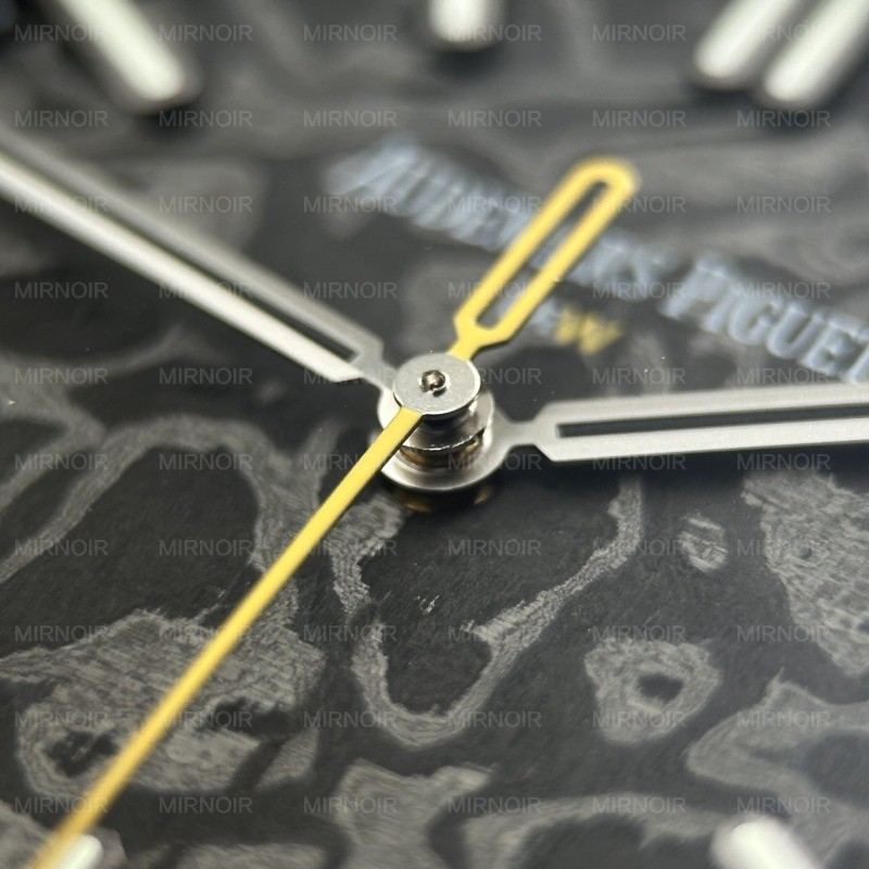 Dong-Ho-Audemars-Piguet-Royal-Oak-DiW-15500-Replica-11-Vo-Carbon-Kim-Giay-Mau-Vang-41mm-10.jpg
