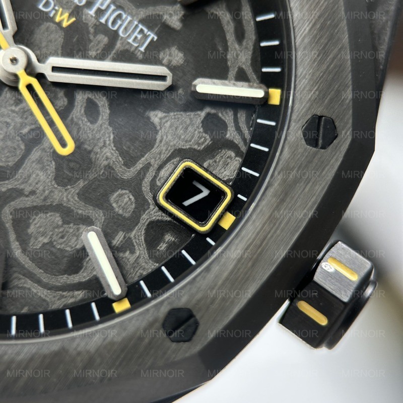 Dong-Ho-Audemars-Piguet-Royal-Oak-DiW-15500-Replica-11-Vo-Carbon-Kim-Giay-Mau-Vang-41mm-11.jpg
