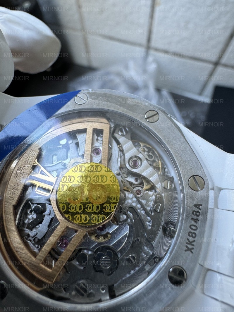 Dong-Ho-Audemars-Piguet-Royal-Oak-26240-Che-Tac-Vo-Gom-Mat-Trang-Xuong-APS-41mm-3.jpg