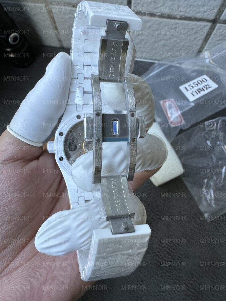 Dong-Ho-Audemars-Piguet-Royal-Oak-15500-Che-Tac-Vo-Gom-Trang-Mat-Tiffany-Xuong-APS-41mm-1-768x1024.jpg