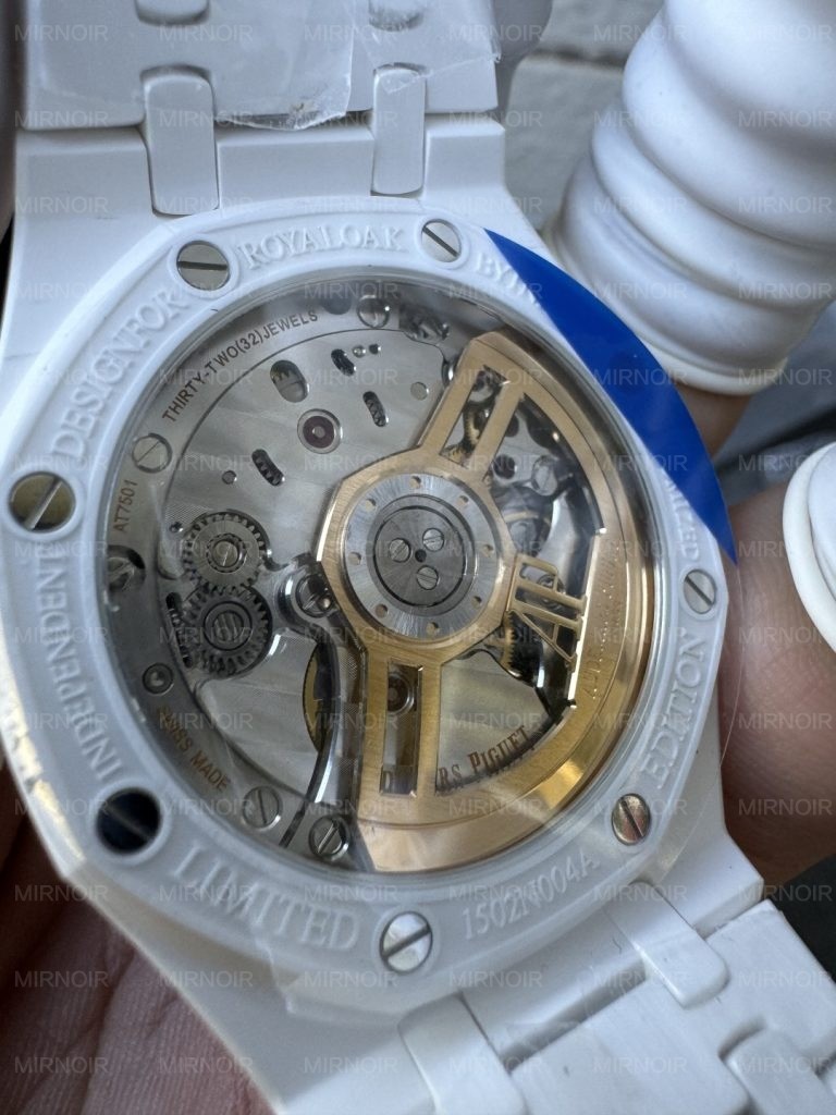 Dong-Ho-Audemars-Piguet-Royal-Oak-15500-Che-Tac-Vo-Gom-Trang-Mat-Tiffany-Xuong-APS-41mm-2-768x1024.jpg
