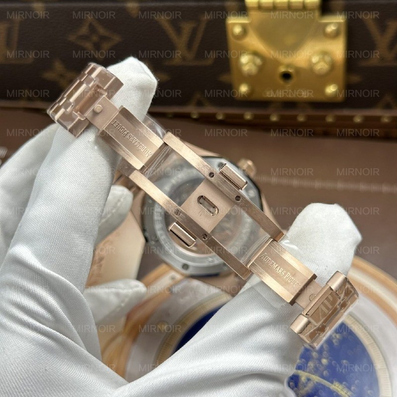Dong-Ho-Audemars-Piguet-Royal-Oak-Perpetual-Calendar-26574OR-Che-Tac-Mat-Xanh-Lam-Hoa-Tiet-Grande-Tapisserie-41mm-2-1024x1024.jpg