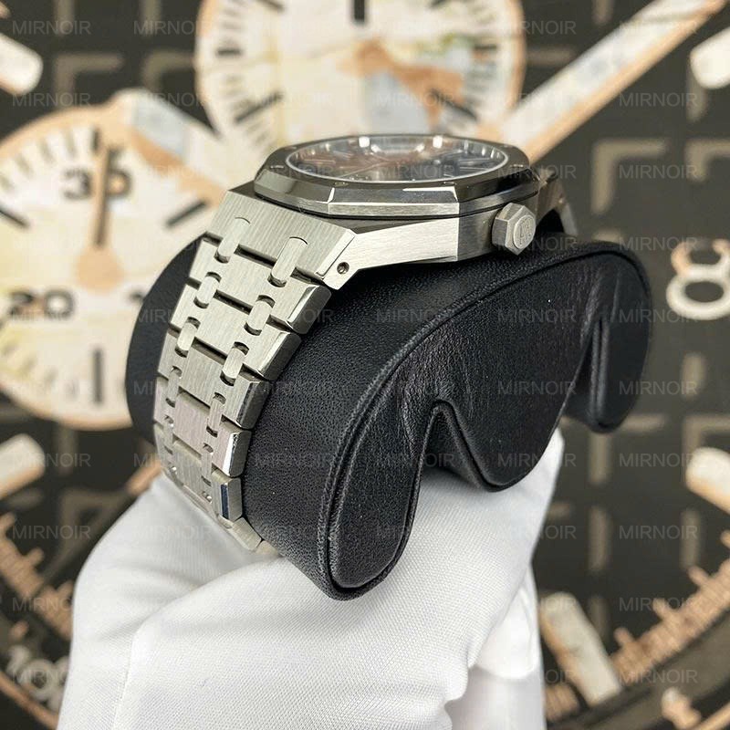 Dong-Ho-Audemars-Piguet-Replica-11-Royal-Oak-Selfwinding-Flying-Tourbillon-26730TI-Mat-Xanh-Phun-Cat-41mm-4.jpg