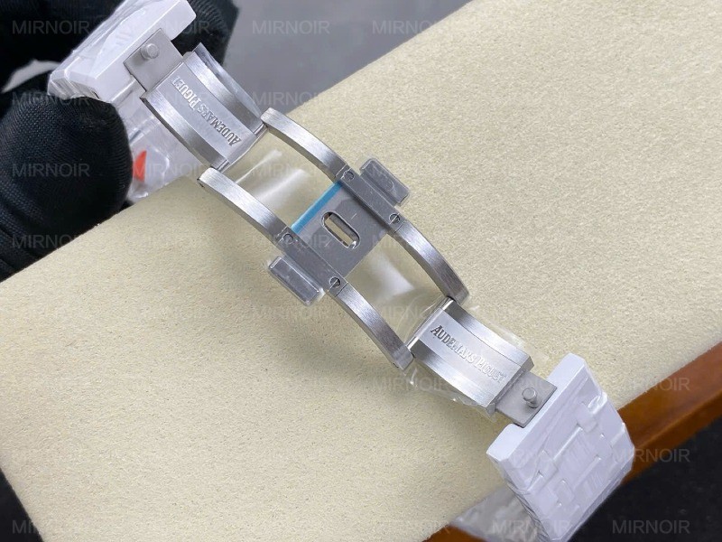 Dong-Ho-Audemars-Piguet-15500-Sunflower-Replica-11-Vo-Gom-Trang-May-Co-Thuy-Sy-Nha-May-APS-41mm-14.jpg