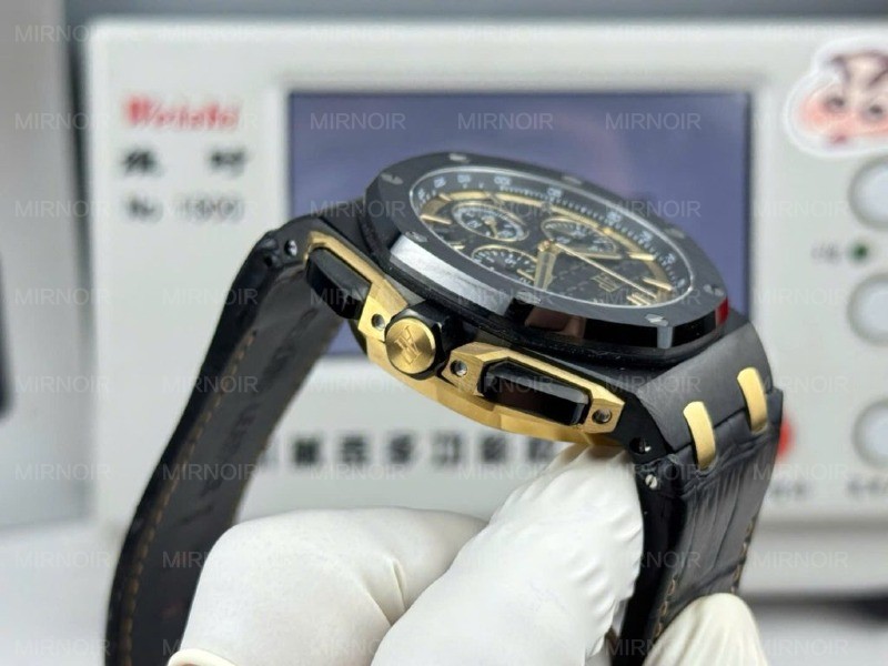 Dong-Ho-Audemars-Piguet-Replica-11-Royal-Oak-Offshore-Chronograph-26420CE-Vo-Gom-Den-May-Co-Thuy-Sy-43mm-8-1024x768.jpg