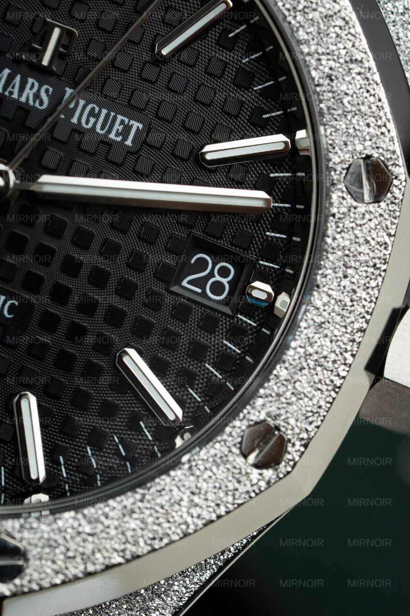 Dong-Ho-Audemars-Piguet-Rep-Cao-Cap-Royal-Oak-Frosted-Gold-15454BC-Mat-Den-Xuong-APS-37mm-4.jpg