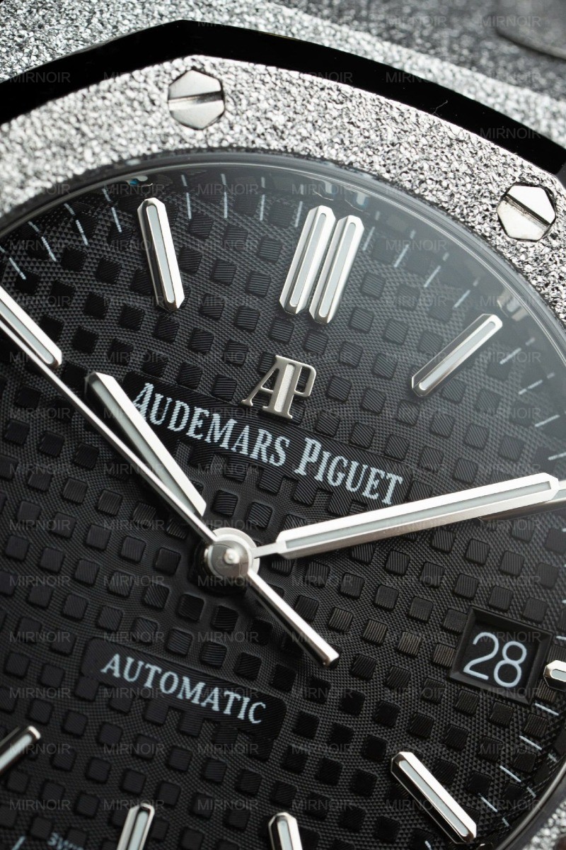 Dong-Ho-Audemars-Piguet-Rep-Cao-Cap-Royal-Oak-Frosted-Gold-15454BC-Mat-Den-Xuong-APS-37mm-6.jpg
