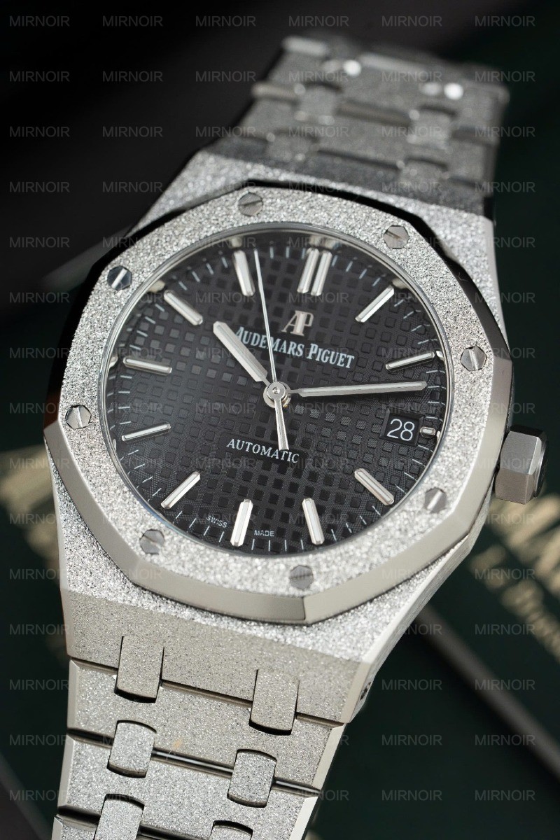 Dong-Ho-Audemars-Piguet-Rep-Cao-Cap-Royal-Oak-Frosted-Gold-15454BC-Mat-Den-Xuong-APS-37mm-7.jpg